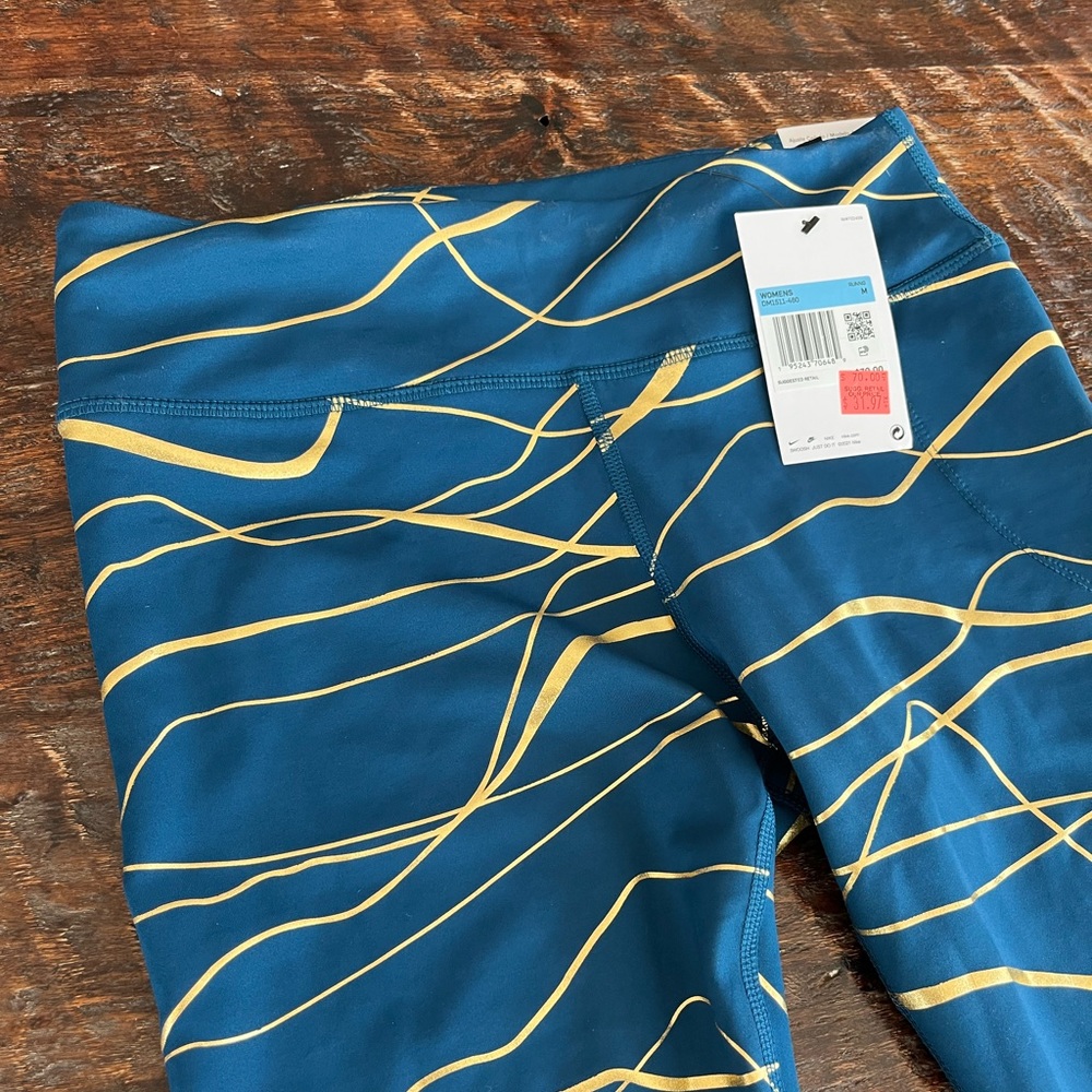 Nike leggings - Women’s Small fitting - NWT - $30